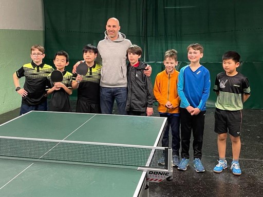 U11 Tischtennismeisterscahft 2022 | Chen Seung, Chen Sung und Putz David mit Daniel Habeson und den weiteren Finalteilnehmern | (c) LSV - Tischtennis-Wien