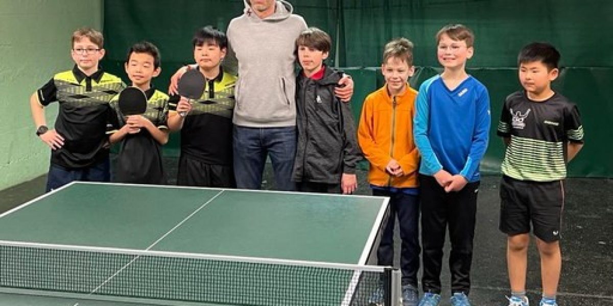 U11 Tischtennismeisterscahft 2022 | Chen Seung, Chen Sung und Putz David mit Daniel Habeson und den weiteren Finalteilnehmern | (c) LSV - Tischtennis-Wien